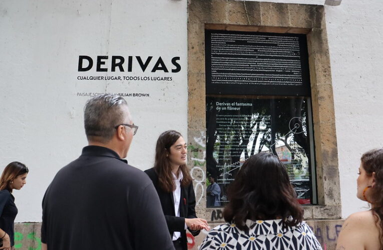 Explorando la ciudad a través del sonido: Julian Brown presenta «Derivas. Cualquier lugar, todos los lugares» en el aparador del Ex Convento del Carmen