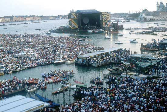 El acuático concierto de Pink Floyd que ofrecieron en Venecia en 1989