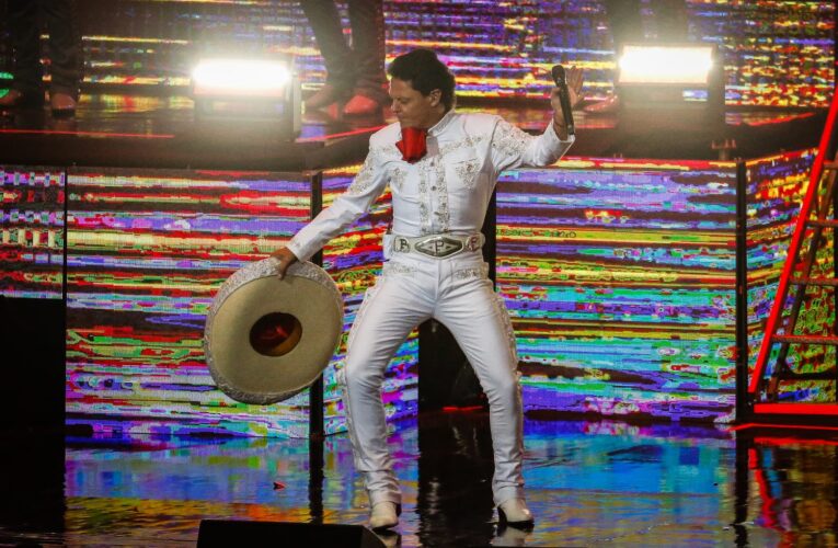 Pedro Fernández, resurge de las cenizas y triunfa en Guadalajara