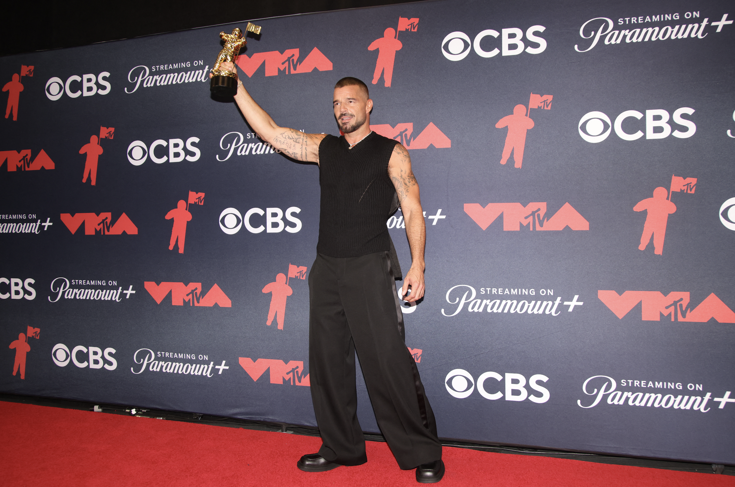 Ricky Martin hace historia en los MTV VMAs 2025 y recibe el primer «Latin Icon Award»