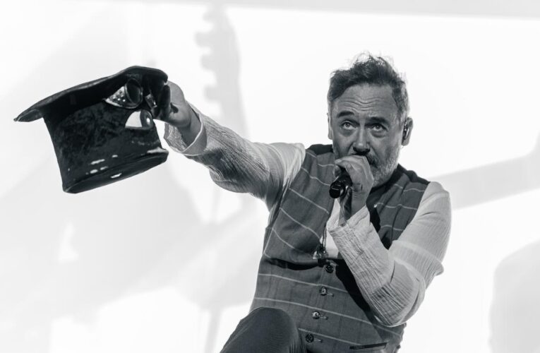 Love of Lesbian llegará a Guadalajara en su gira 2026