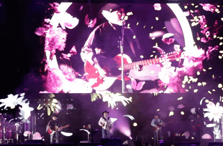 Intocable conquista Guadalajara con un emotivo sold out lleno de nostalgia en las Fiestas de Octubre 2025