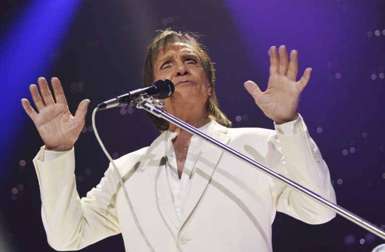 Roberto Carlos reúne a más de 10 mil personas en la Arena Guadalajara con un concierto de su gira de despedida