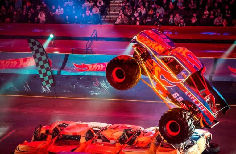 Hot Wheels Glow: el espectáculo de camionetas monstruo que transforma la adrenalina en entretenimiento familiar